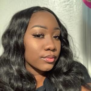 Meet your Posher, Deshaina